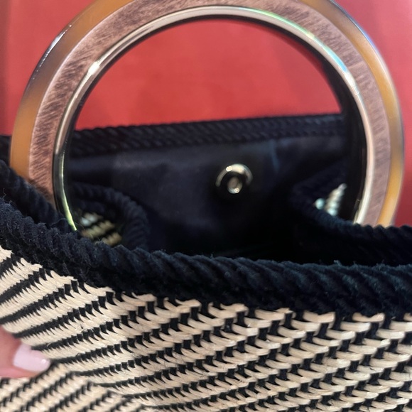 Mirta Via Mail Bag. Excellent Condition - Picture 2 of 7